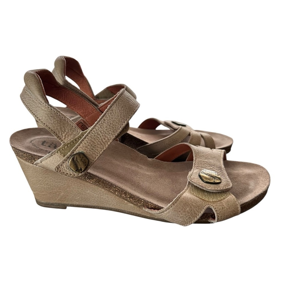 Taos size 41 Leather carousel Sandals wedges Heels Comfort Shoes Beige Travel
